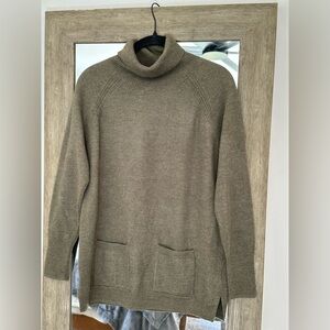 Max Studio Women's 100% Extrafine Merino wool olive green Turtleneck Sweater